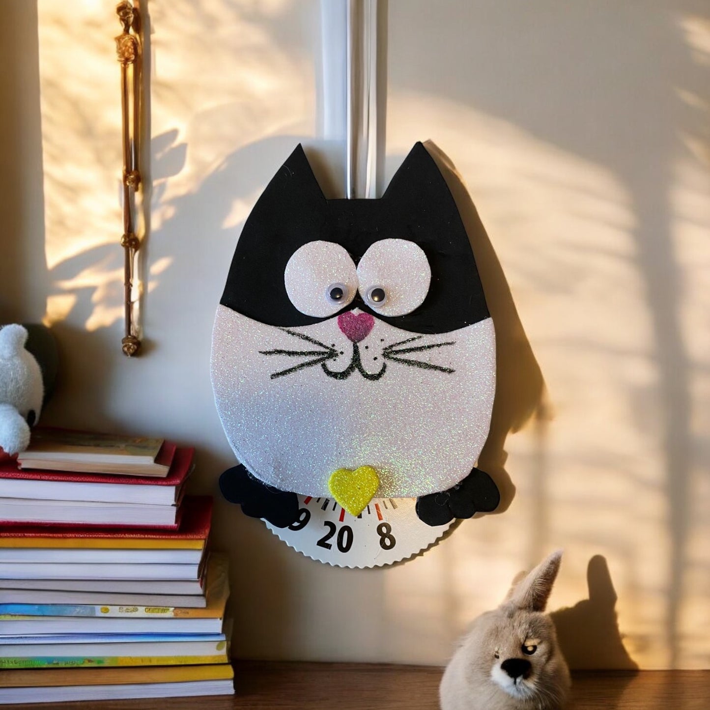 Disco orario a forma di gatto simpatico, personalizzabile.