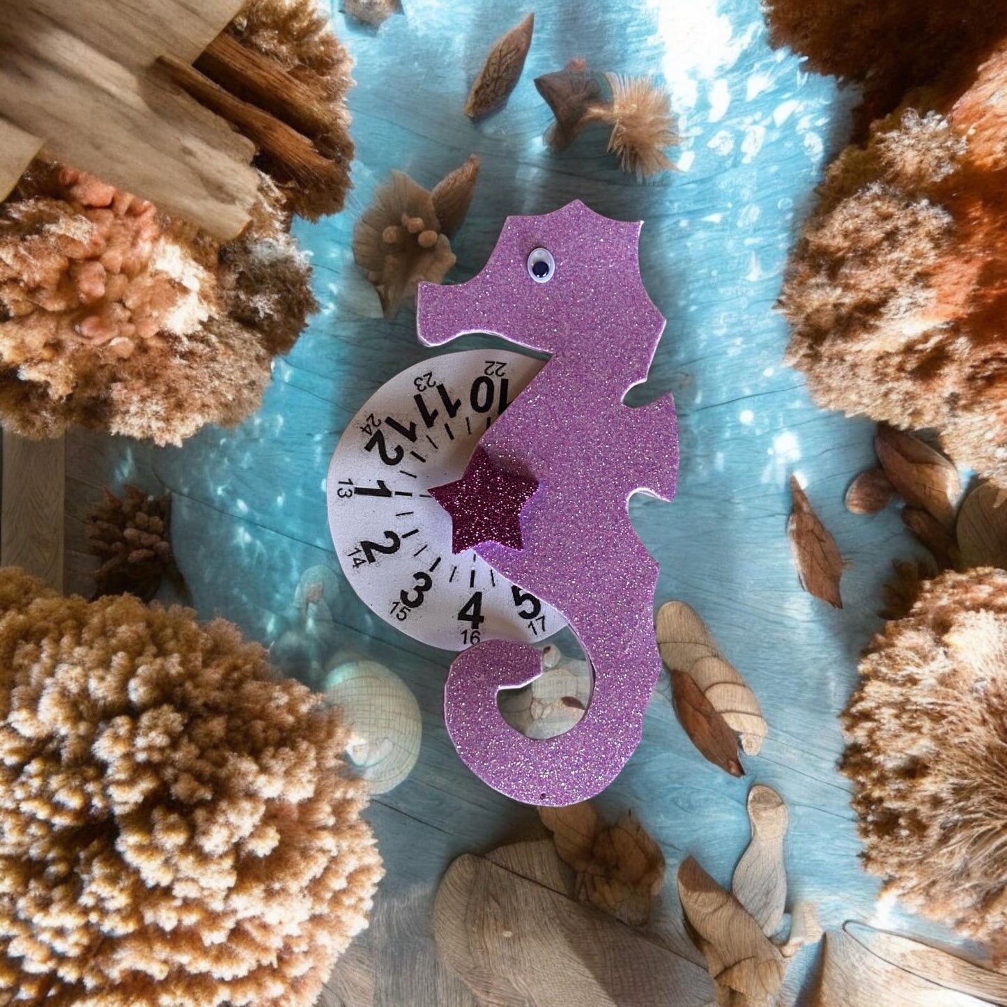 Disco orario a forma di cavalluccio marino simpatico, personalizzabile.